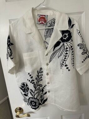 Johnny Was White Short-Sleeve Button-Down Shirt with Black Floral Print